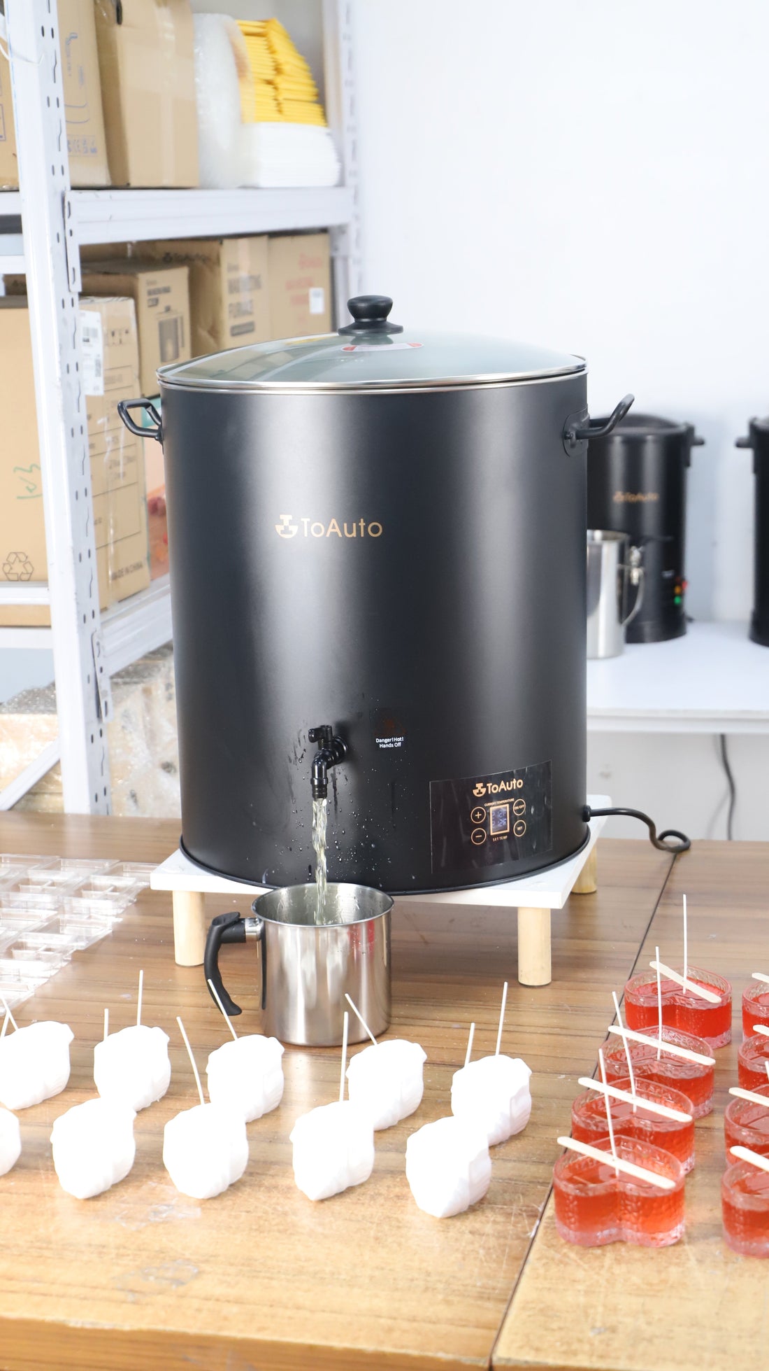 What Kind of Candle Wax Should I Use? A Maker’s Guide