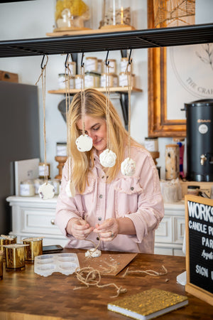 How to Color Candle Wax: Step-by-Step Guide for Solid & Liquid Dye